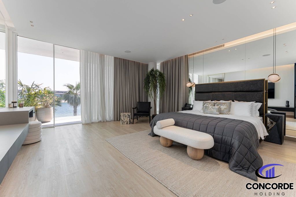 Prestigious 1,563 sq m villa for sale in Dubai2